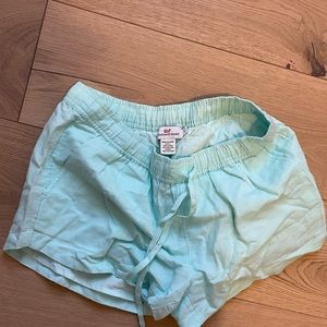 Vineyard vines light blue shorts
